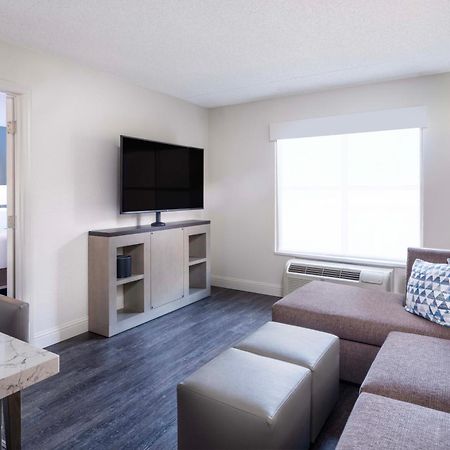 Hyatt House Colorado Springs Airport Hotel Exterior photo