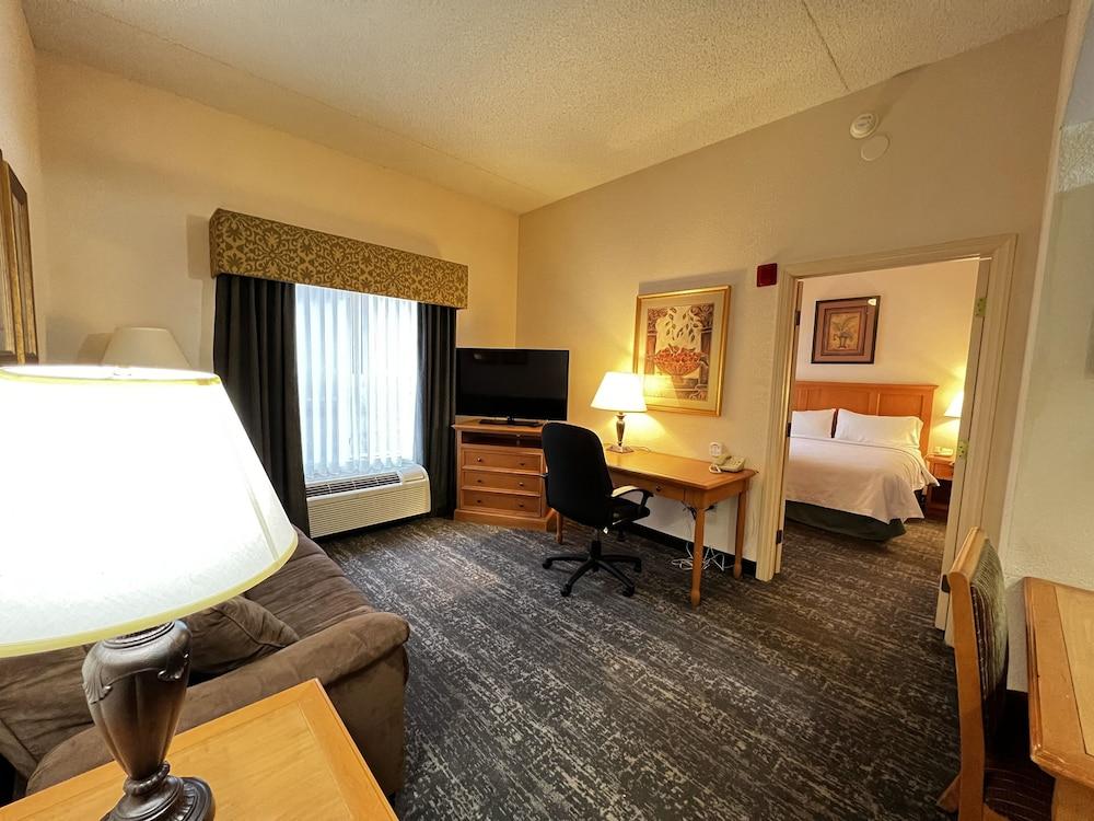 Hyatt House Colorado Springs Airport Hotel Exterior photo