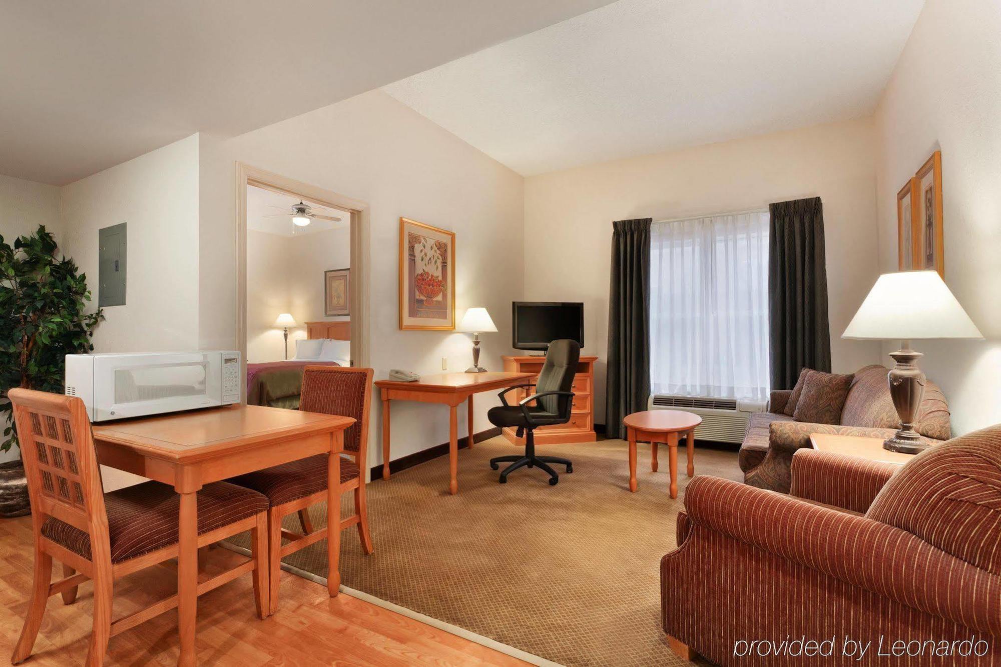 Hyatt House Colorado Springs Airport Hotel Exterior photo
